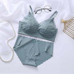 Women Self-Design Heavily Padded Lingerie Set (Pack Of 4)