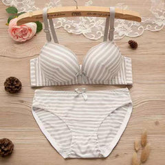 Women Self-Design Heavily Padded Lingerie Set (Pack Of 4)